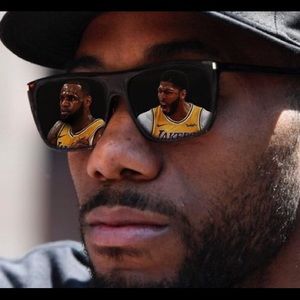 Meet your Posher, Victor